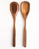 This wooden spoon is sure to take on any stirring or serving task for your favorite sauces and stews and prove itself to be a dependable part your kitchen.